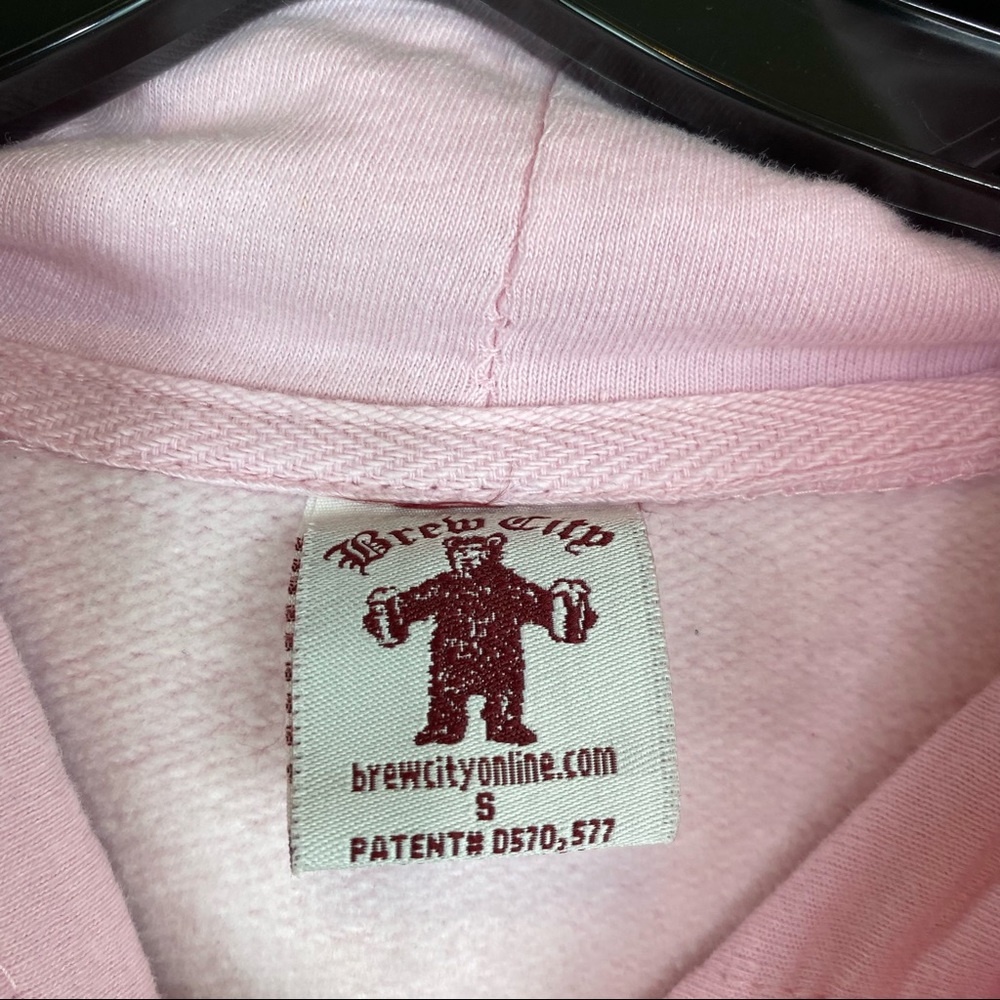 Brew City Novelty Beer Koozie Hooded Sweatshirt Pink Size Small - Picture 3 of 7